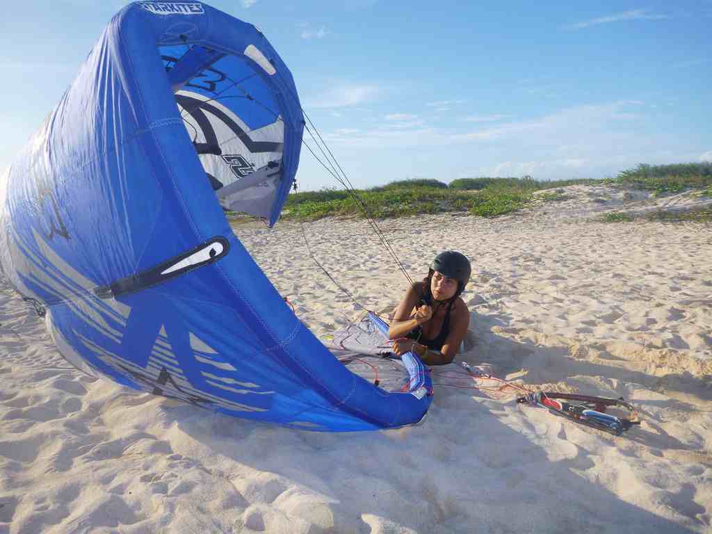 Kiteboarding-Aruba-Xtremewinds-self-rescue-AITC